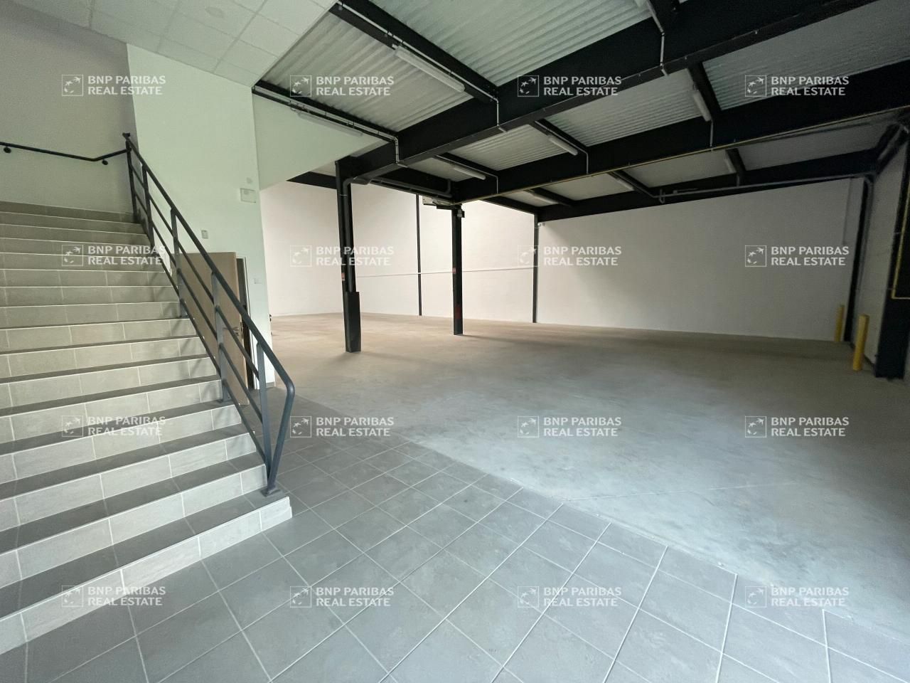 Location PME-PMI 484 m² non divisibles 77600 Chanteloup en brie