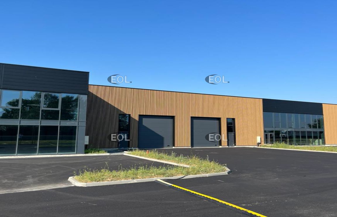 Ambérieux d'Azergues (69) - A Louer - Locaux d'activités / showroom à partir de