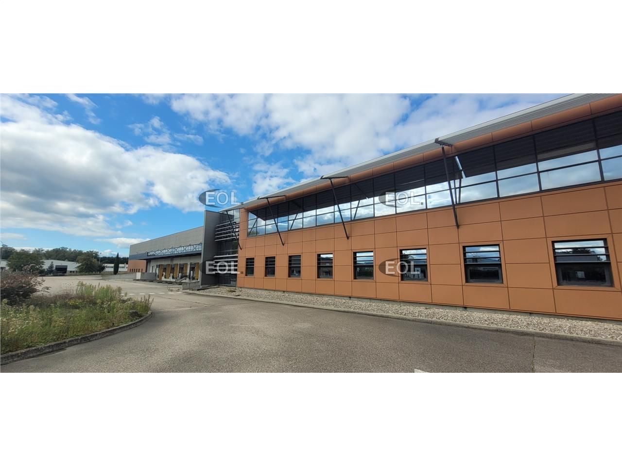 Location Entrepôt 9623 m² non divisibles