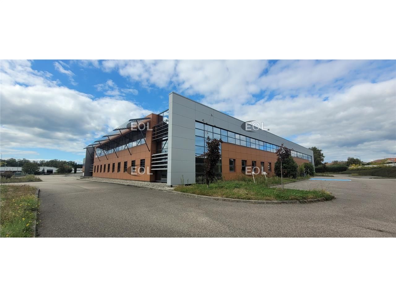 Bâtiment indépendant type siège social