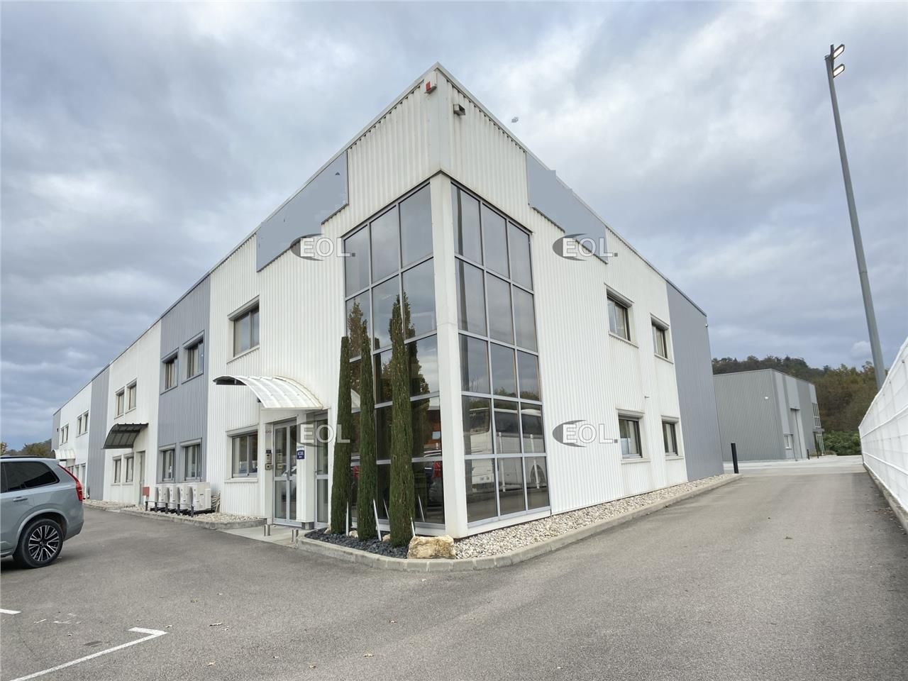 Location Local d'activités 611 m² non divisibles