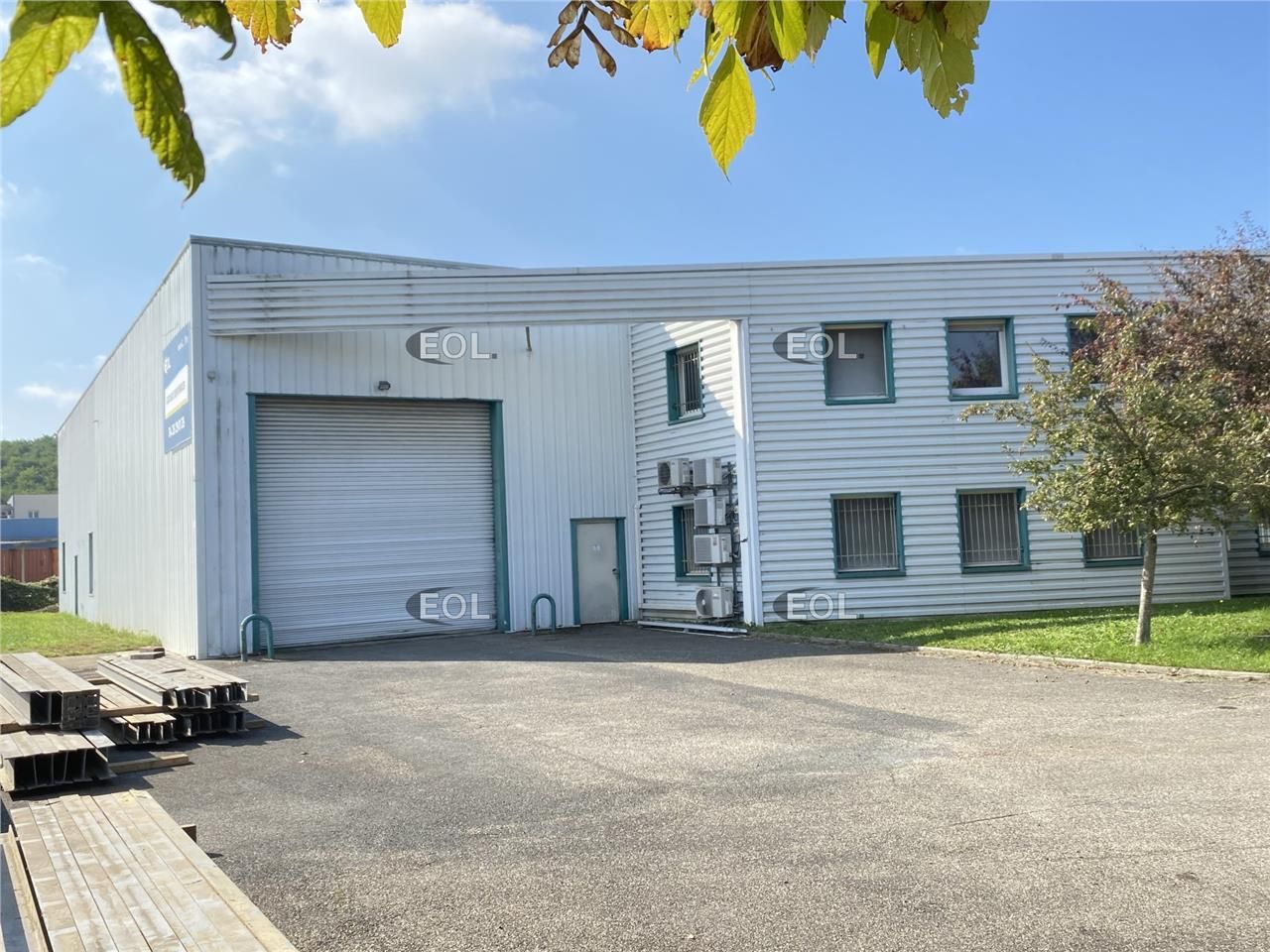Location Entrepôt 696 m² non divisibles