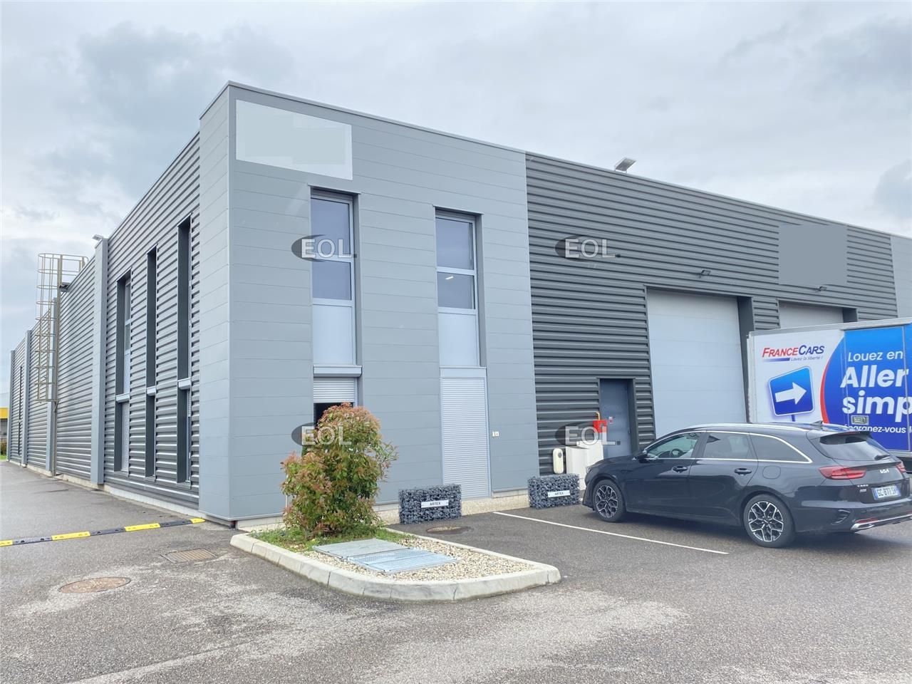 Location Entrepôt 416 m² non divisibles