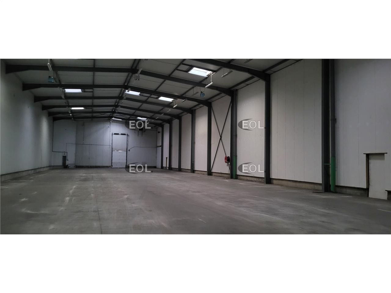 Entrepôt avec bureaux de 6 215 m² à louer - Mâcon (71)