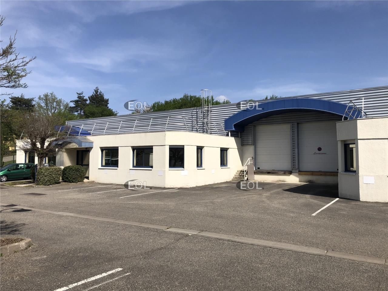 A louer, rapidement disponible une surface d'activités et bureaux