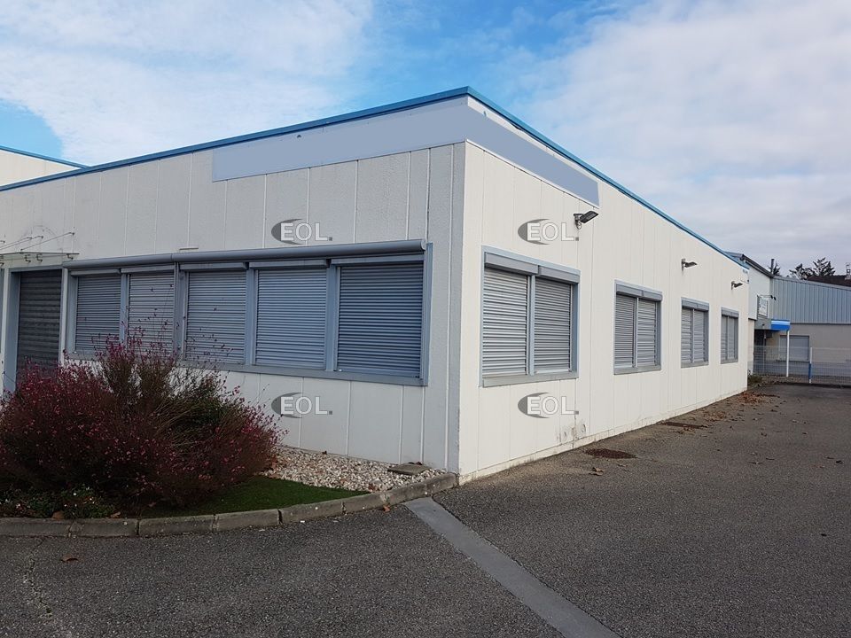 Bâtiment d'activité indépendant, pont roulant