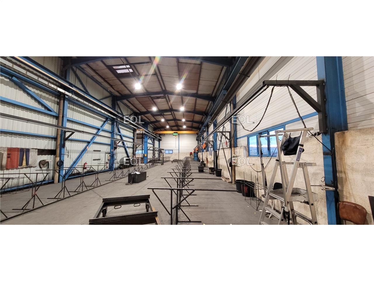 Bâtiment d'activité, ponts roulants