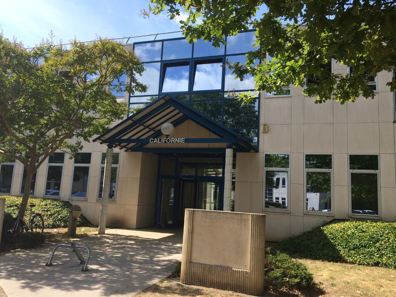 Location Bureaux 1014 m² divisibles 95610 Éragny