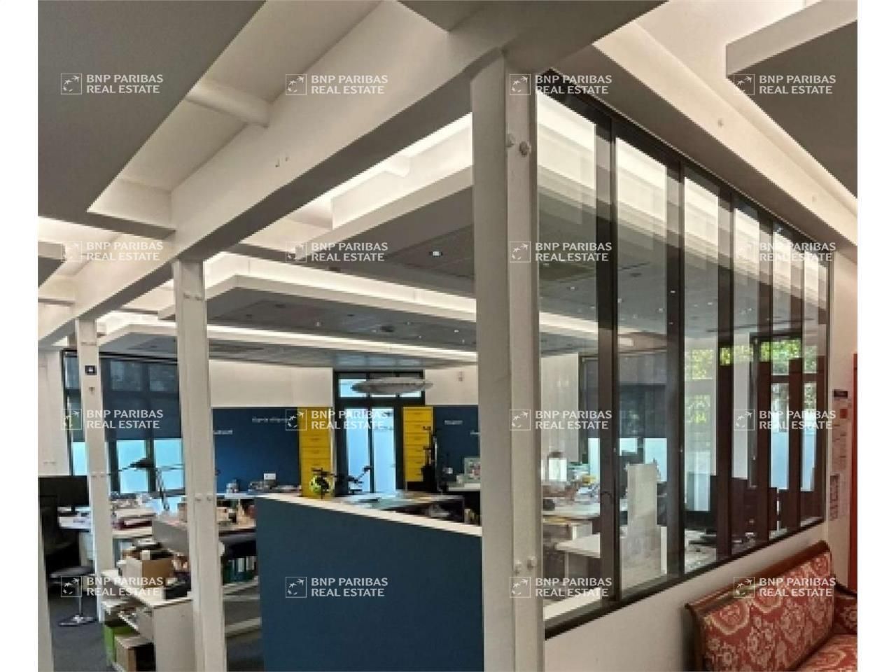 145 m² pour ce bureaux en location à Vanves