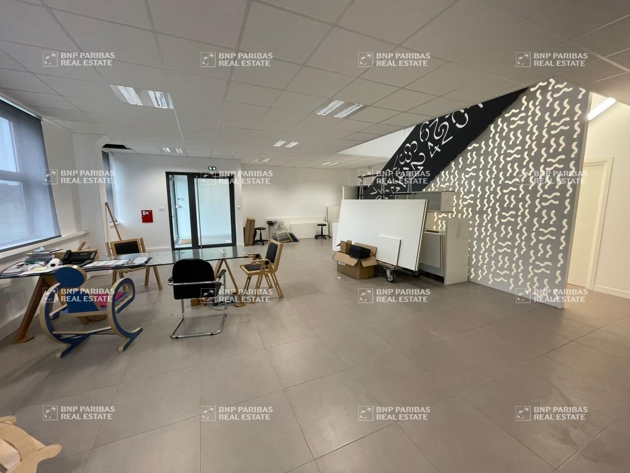 2100 m² pour ce activité en vente à Pérenchies