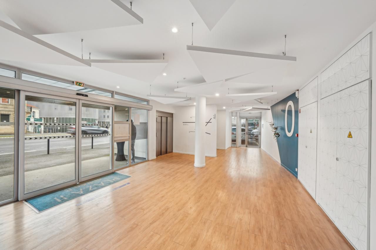 830 m² pour ce bureaux en location à Bordeaux