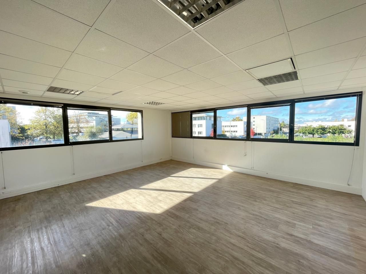 348.85 m² pour ce bureaux en location à Mérignac