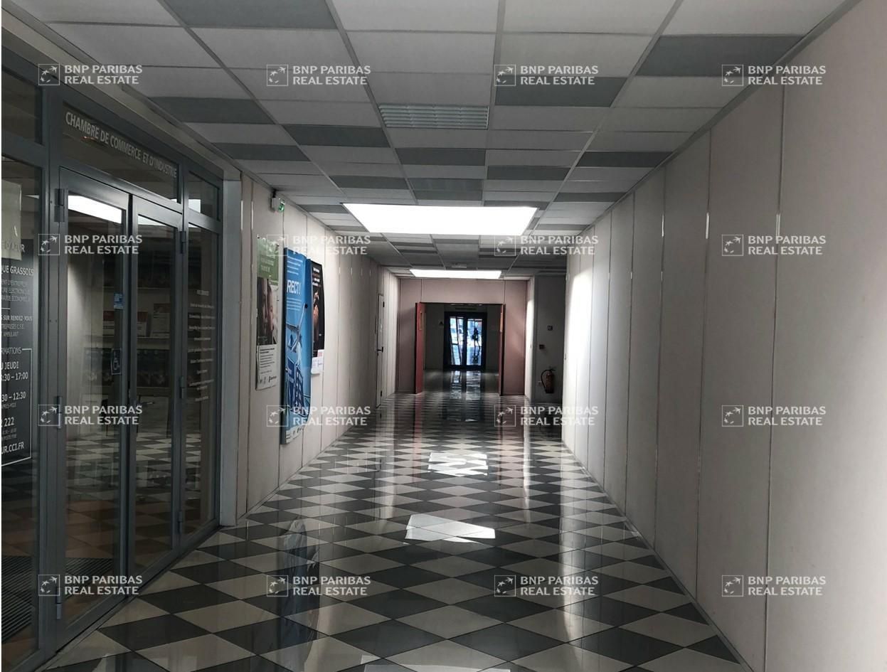 781 m² pour ce bureaux en location à Grasse