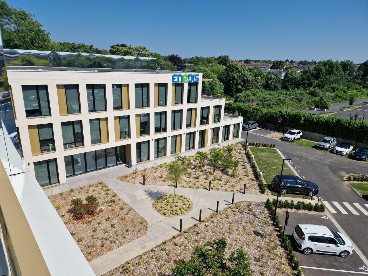 970 m² pour ce bureaux en location à Arras