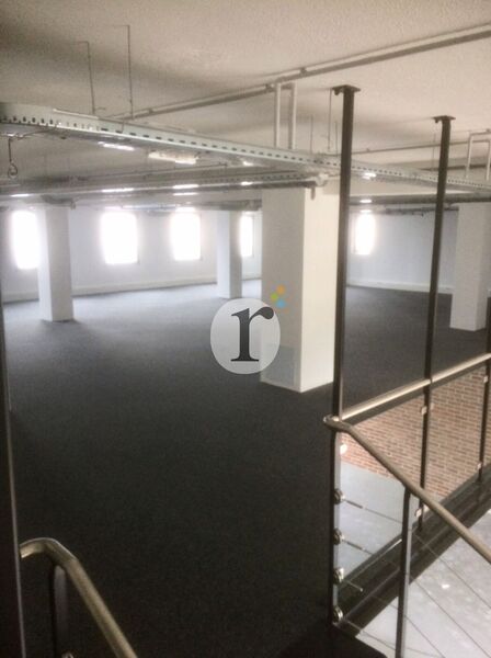 Aires d'Entreprises vous propose, à la location,