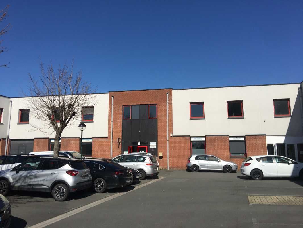 Aires d'Entreprises vous propose, à la location, 