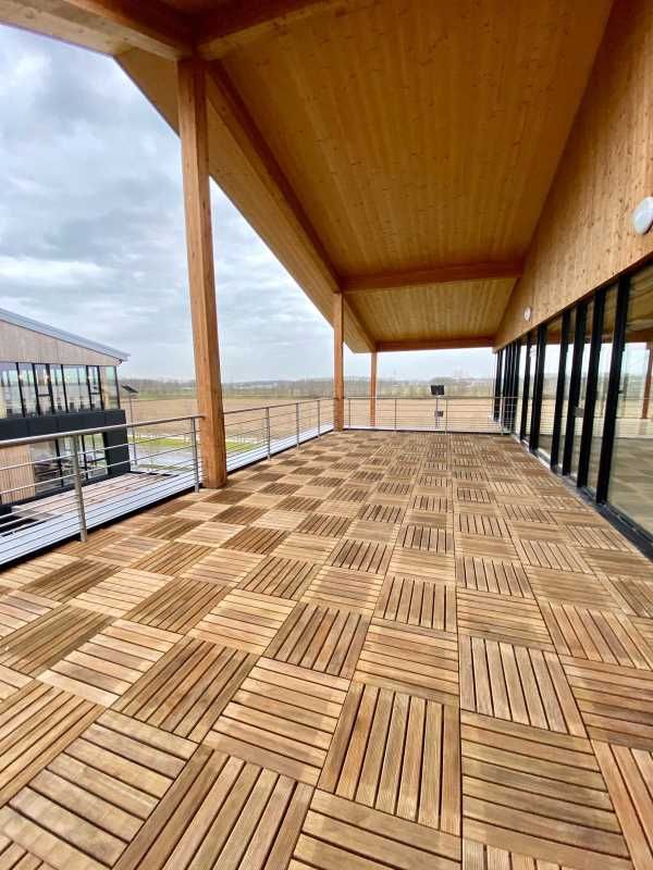 Immeuble indépendant en bois d'une surface de 721