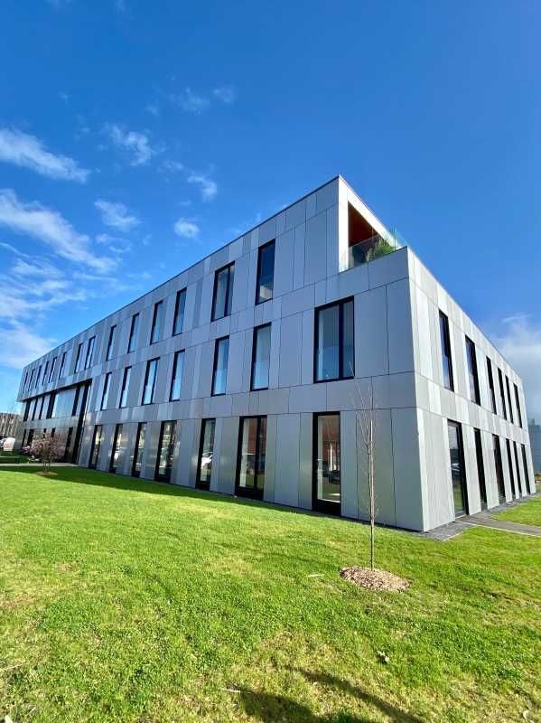 Aires d'Entreprises vous propose, à la location, 