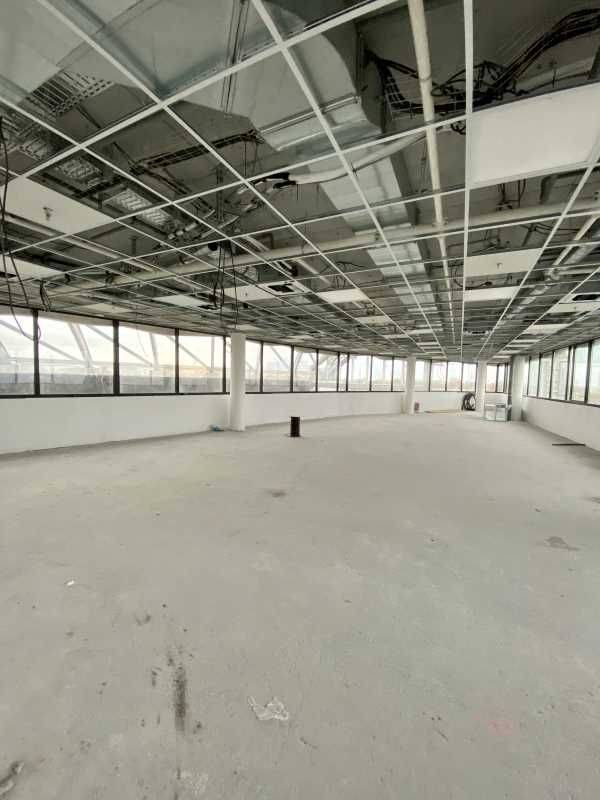 À louer environ 2 054 m² de bureaux dans le Centr