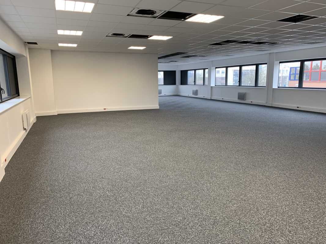 Aires d'Entreprises vous propose, à la location, 