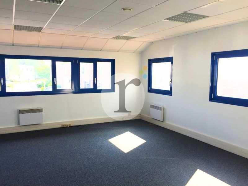 Aires d'Entreprises vous propose, à la location, 