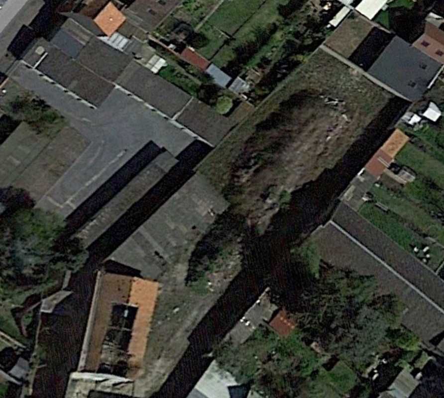 Emplacement sur un axe passant offrant de nombreu