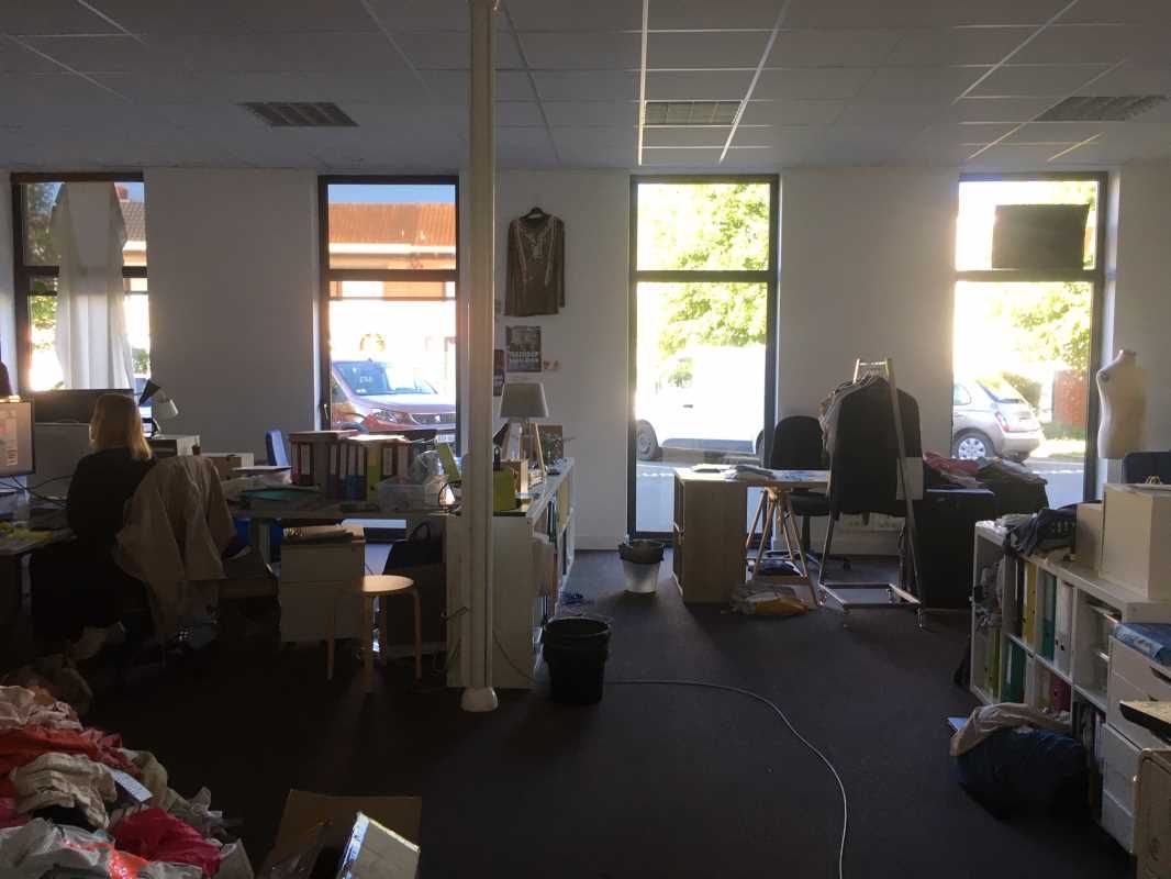 Aires d'Entreprises vous propose, à la location, 