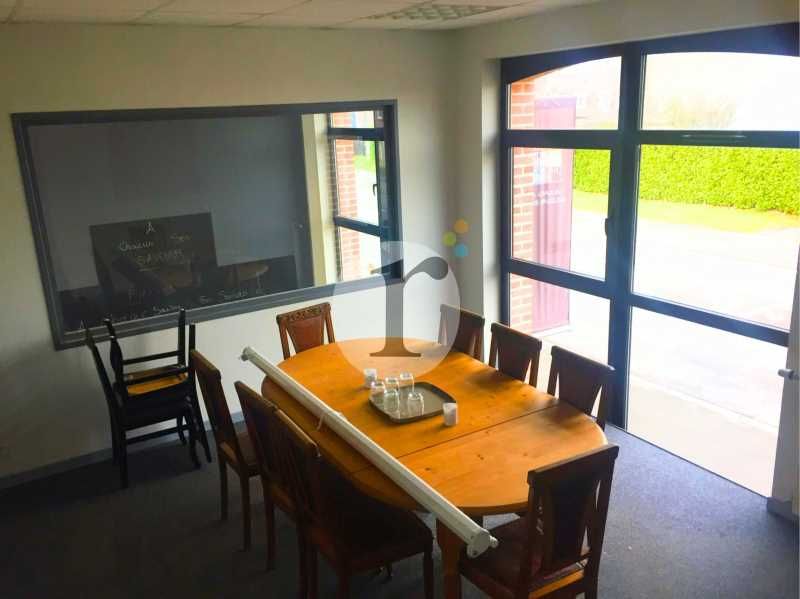 Aires d'Entreprises vous propose, à la location, 