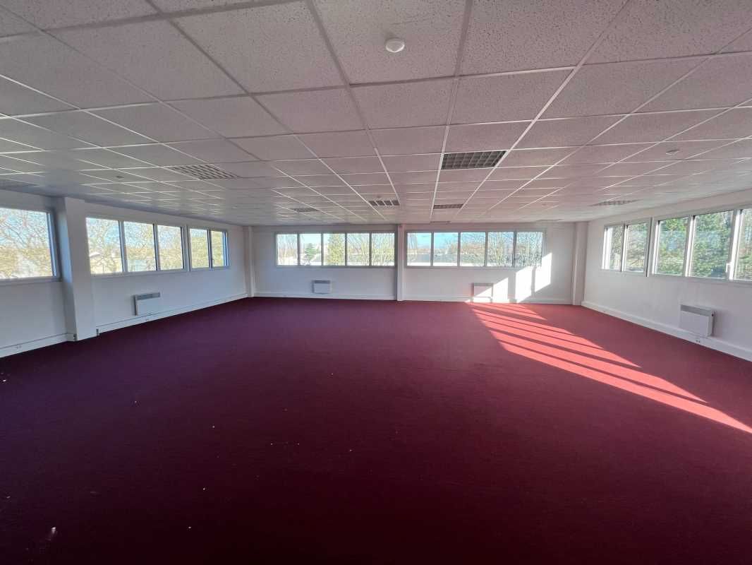 Aires d'Entreprises vous propose à la location ce