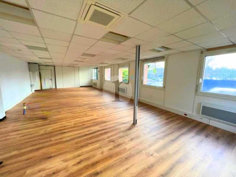 Aires d'Entreprises vous propose, à la location, 