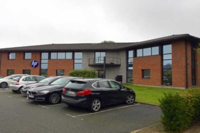 BUREAUX SYNERGIE PARK  À louer, surface de bureau