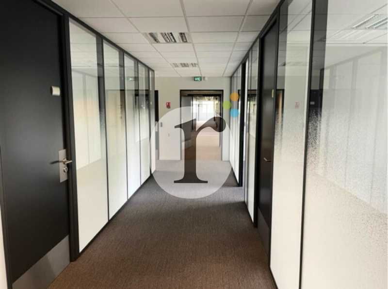 Aires d'Entreprises vous propose, à la location, 