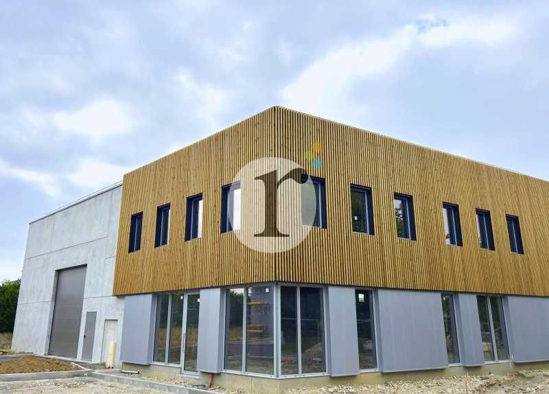 Aires d'Entreprises vous propose, à la location, 