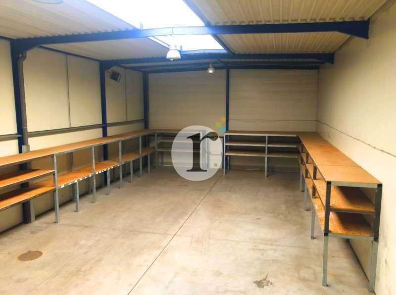 Aires d'Entreprises vous propose, à la location, 