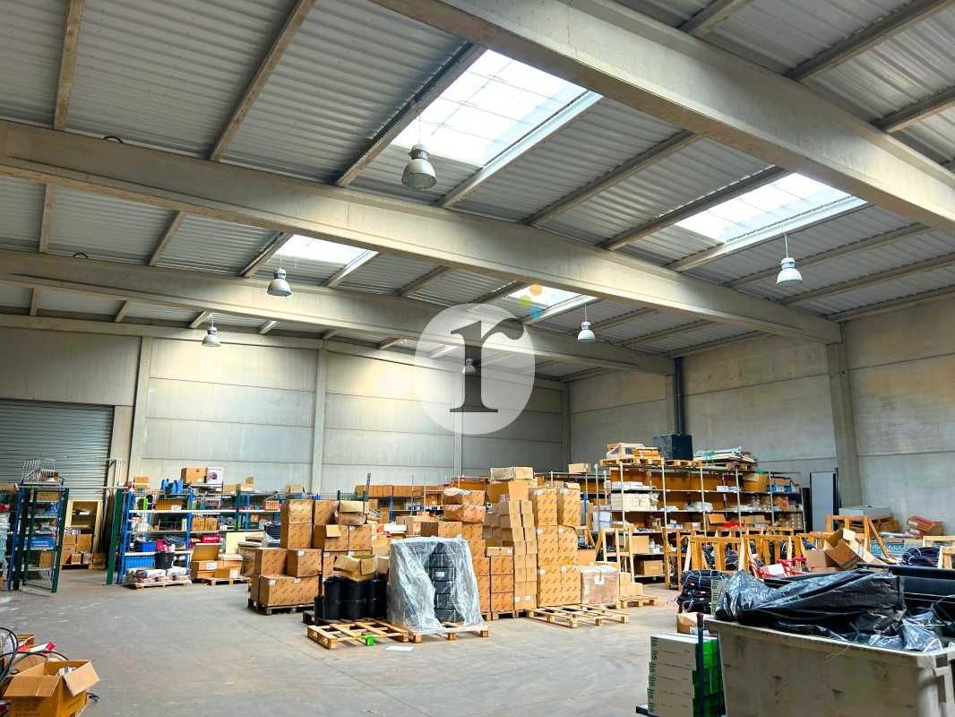 Aires d'Entreprises vous propose, à la location,