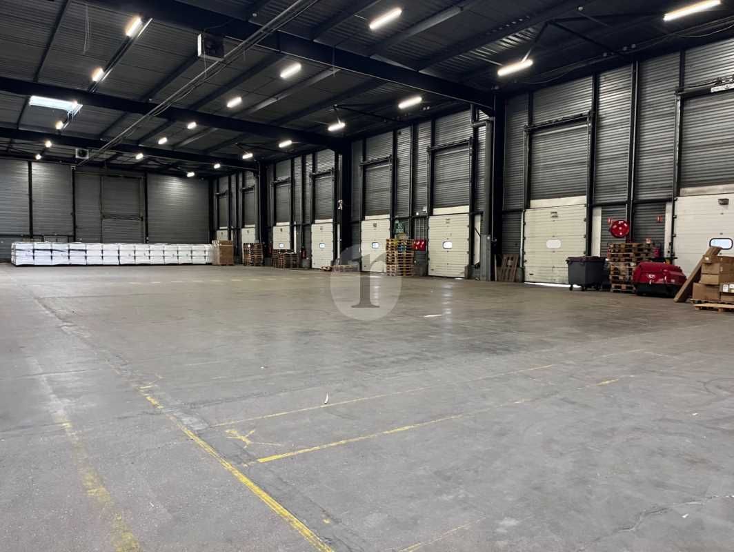 Aires d'Entreprises vous propose, à la location, 