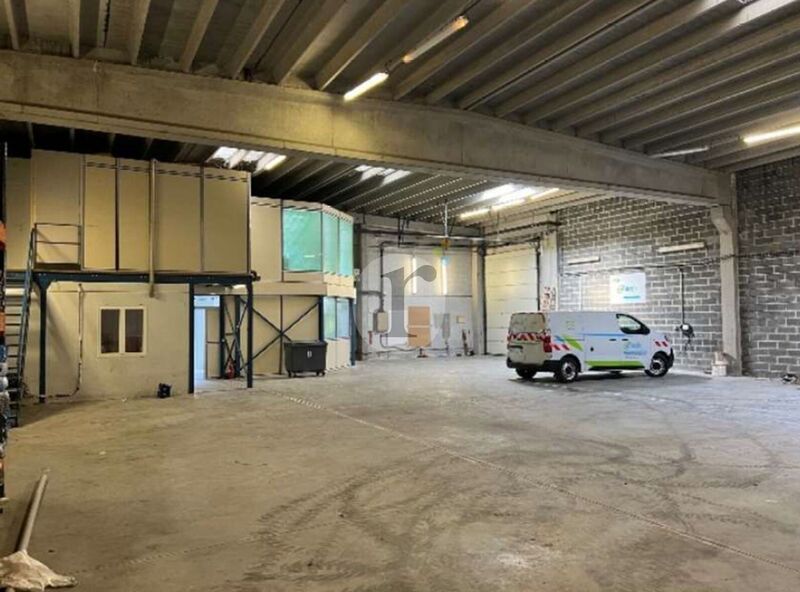 Aires d'Entreprises vous propose, à la location, 