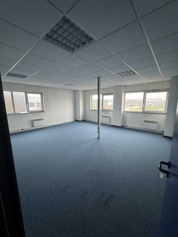 Aires d'entreprises vous propose, à la location, 