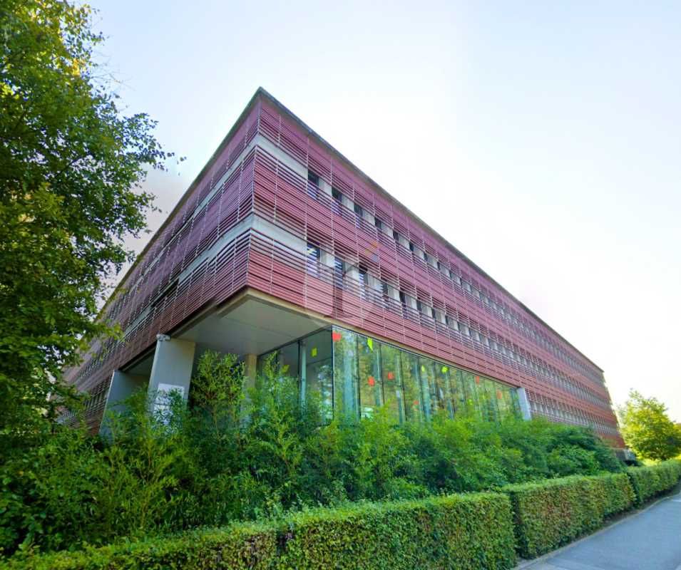 Aires d'Entreprises vous propose, à la location, 