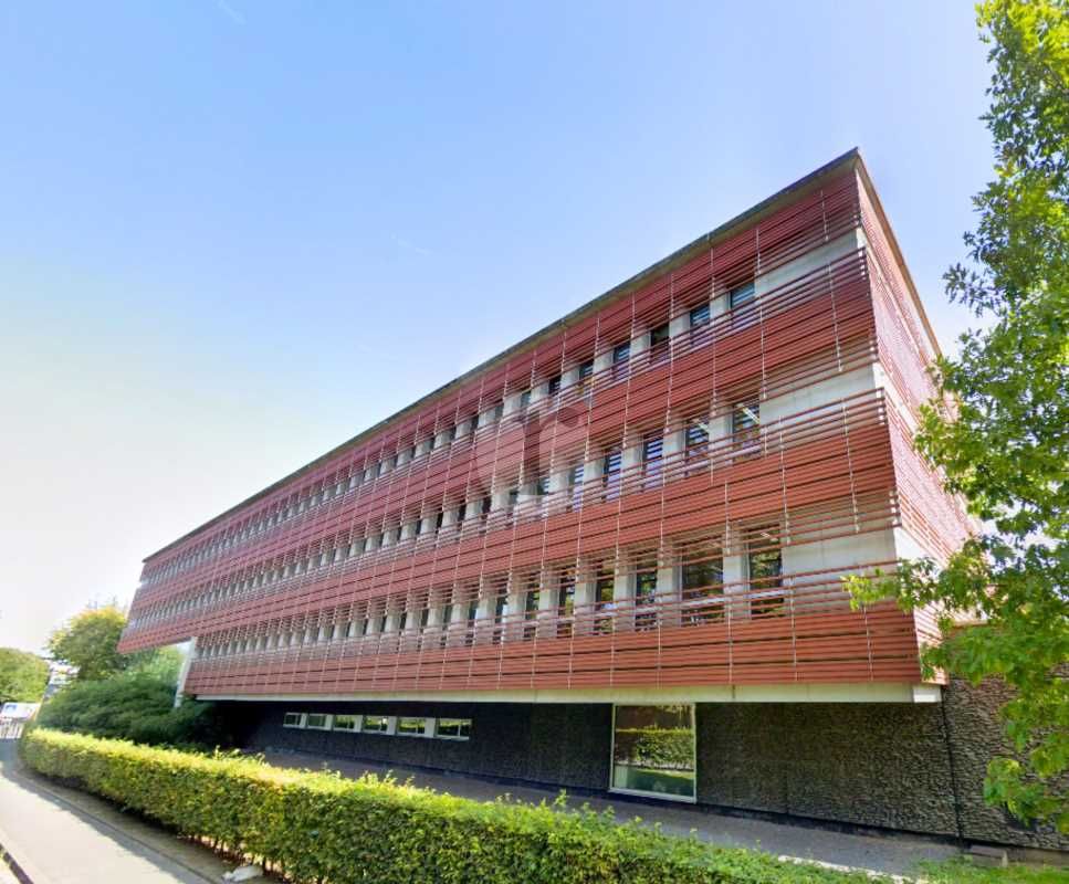 Aires d'Entreprises vous propose, à la location, 