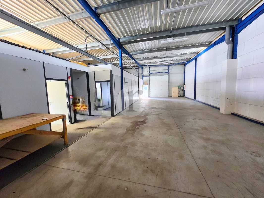 Aires d'Entreprises vous propose, à la location, 