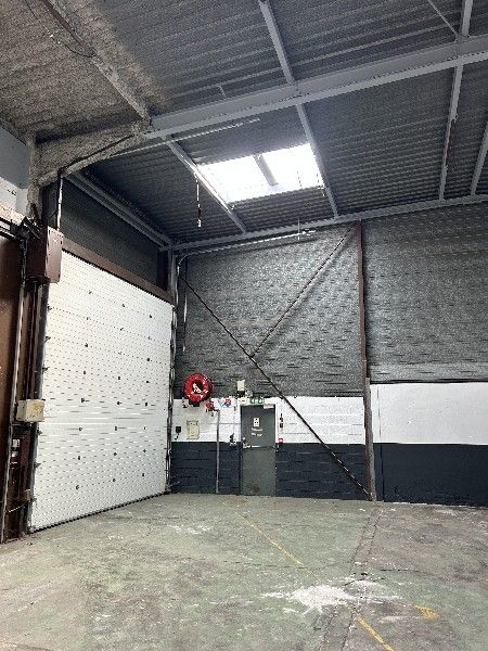 Aires d'Entreprises vous propose, à la location, 