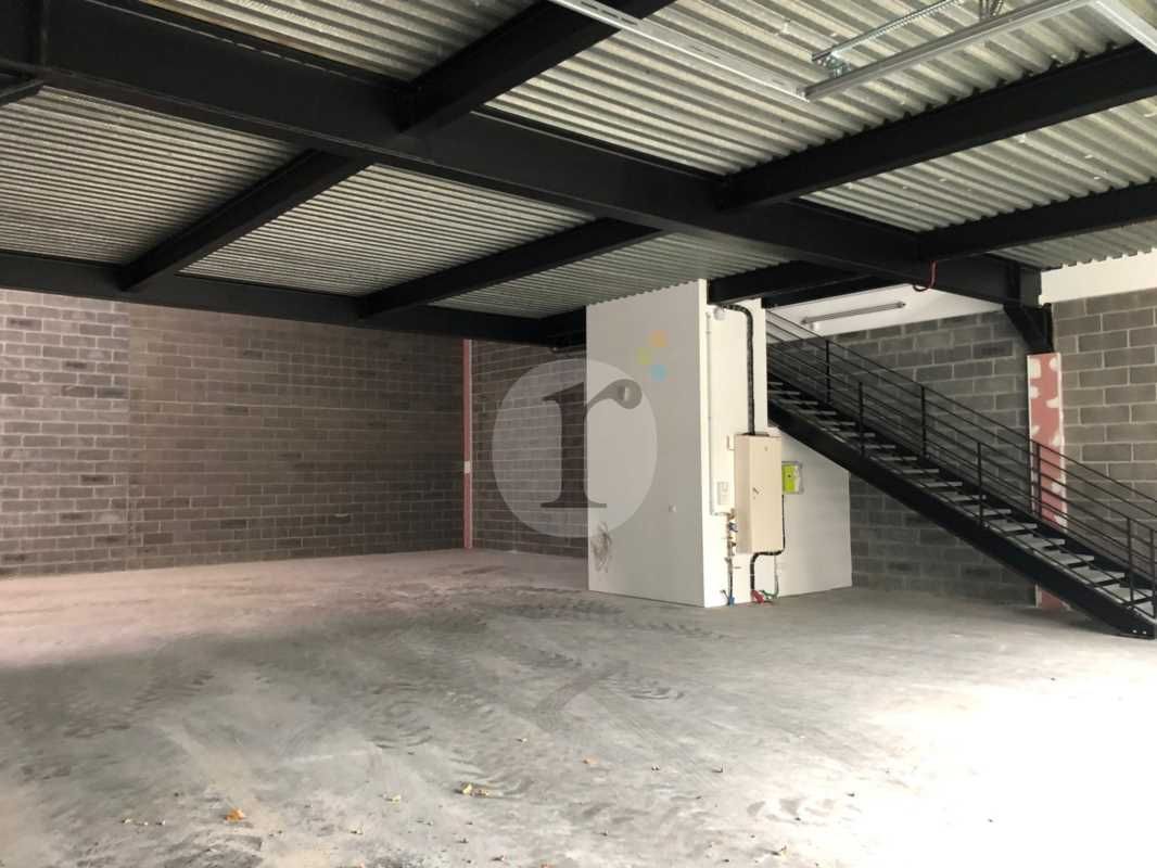 Aires d'Entreprises vous propose, à la location, 