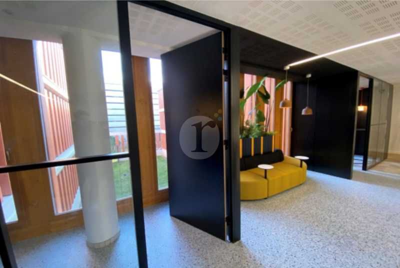 Aires d'Entreprises vous propose, à la location, 