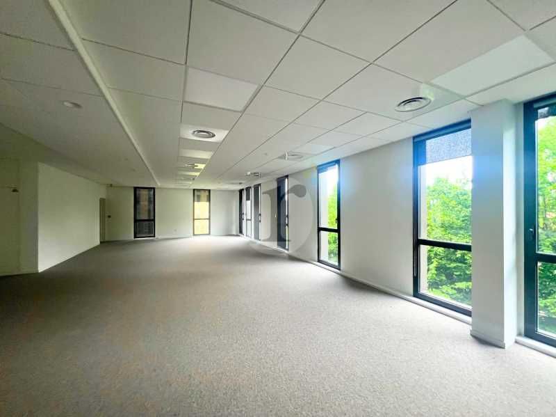 Aires d'Entreprises vous propose, à la location, 