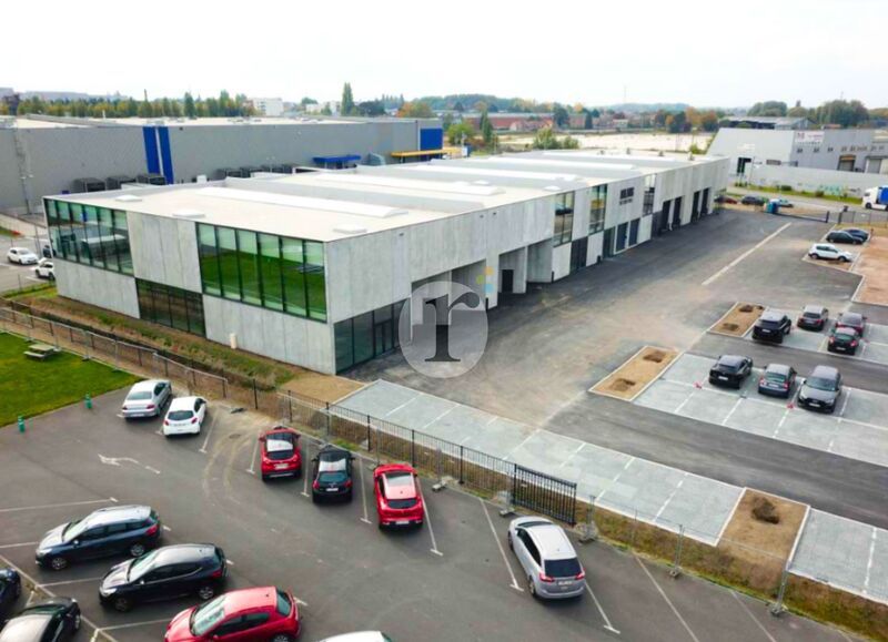 Aires d'Entreprises vous propose, à la location, 