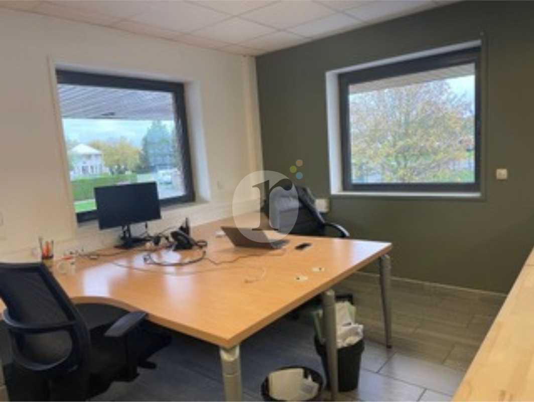 Aires d'Entreprises vous propose, à l'acquisition