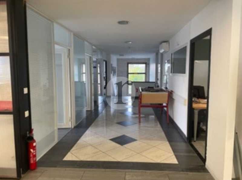 Aires d'Entreprises vous propose, à l'acquisition