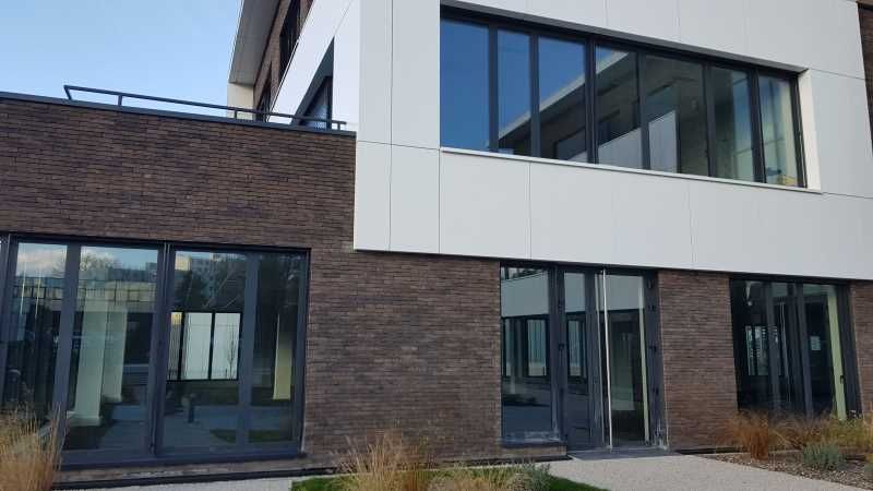 Aires d'Entreprises vous propose, à la location, 