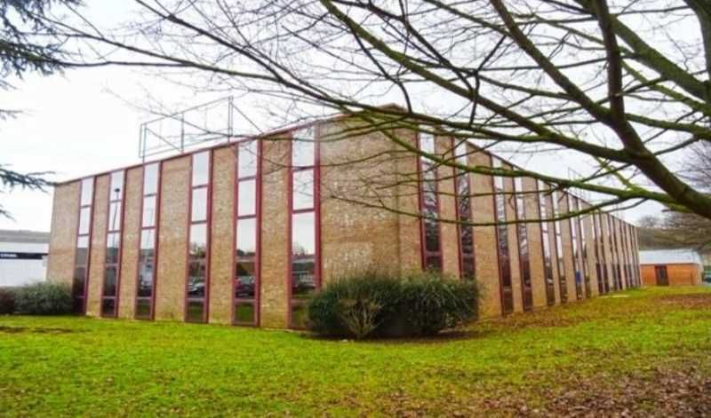 Aires d'Entreprises vous propose cet immeuble de 